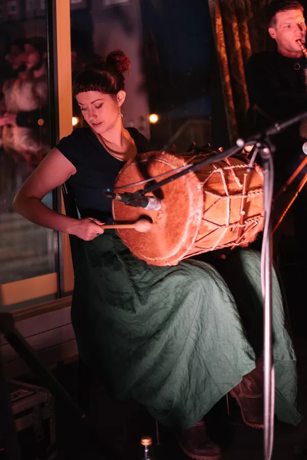 Alus kvartāla atklāšanas festivāla noslēgums Valmiermuižas Rīgas vēstniecībā